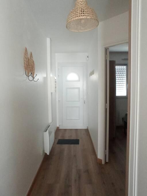 A 50 M De La Plage, Appartement De 35 M2 : Les Pieds Sales Brehal Bagian luar foto
