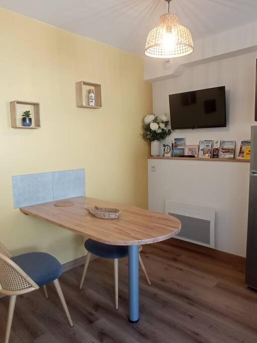 A 50 M De La Plage, Appartement De 35 M2 : Les Pieds Sales Brehal Bagian luar foto