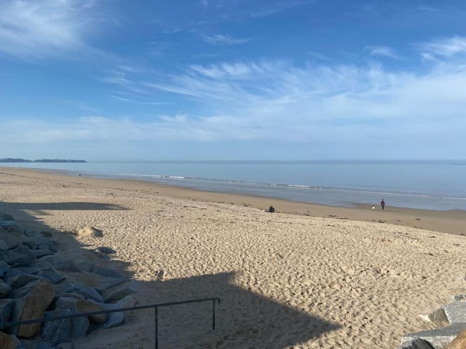 A 50 M De La Plage, Appartement De 35 M2 : Les Pieds Sales Brehal Bagian luar foto