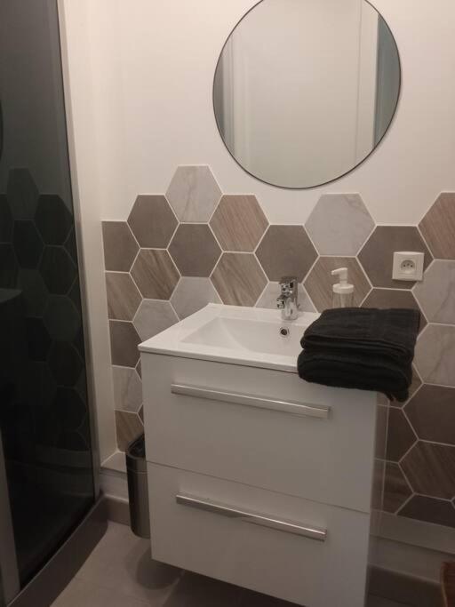 A 50 M De La Plage, Appartement De 35 M2 : Les Pieds Sales Brehal Bagian luar foto